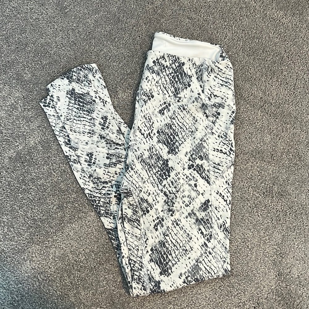VS Pink Workout Leggings